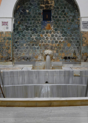 Middle bathroom 2